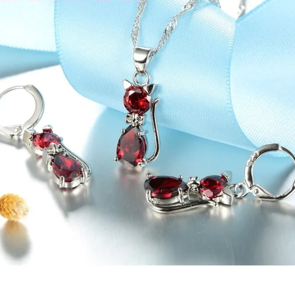 ⭐4pc Bundle Sale⭐ Red Diamond Kitty Pendant And Earrings &18" Chain, 925 Silver - Picture 2 of 3